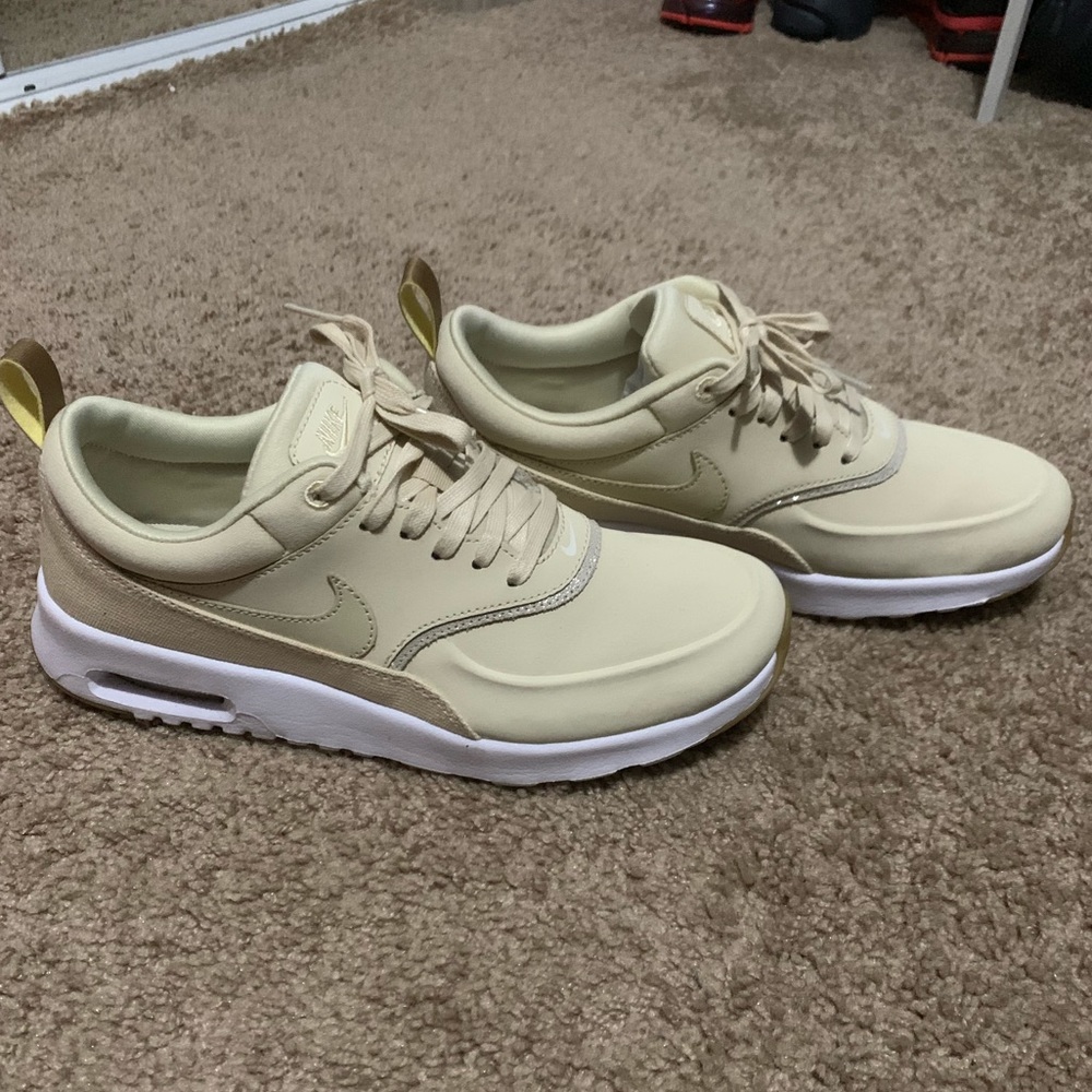 Women’s Nike Air Max Thea PRM Beach/Metallic Gold